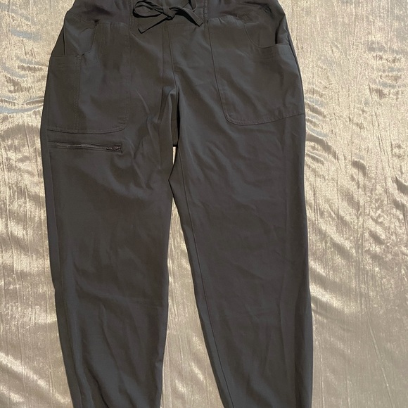 Medical Scrubs! Size: Small - Picture 4 of 8